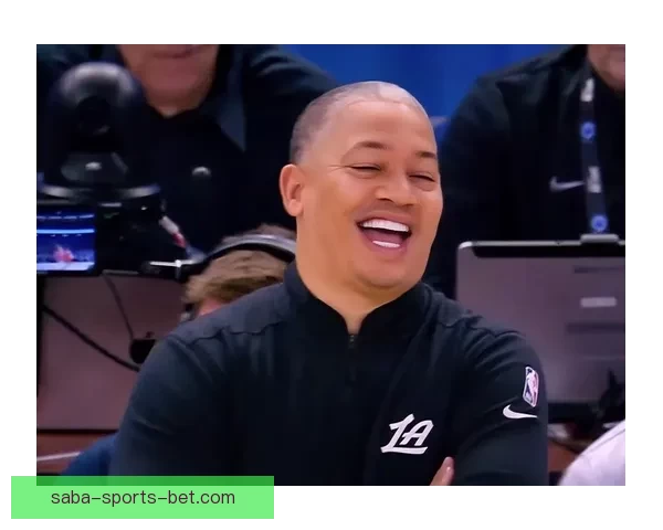 泰伦卢称加兰是顶尖射手鼓励多投三分抓住机会勇敢出手